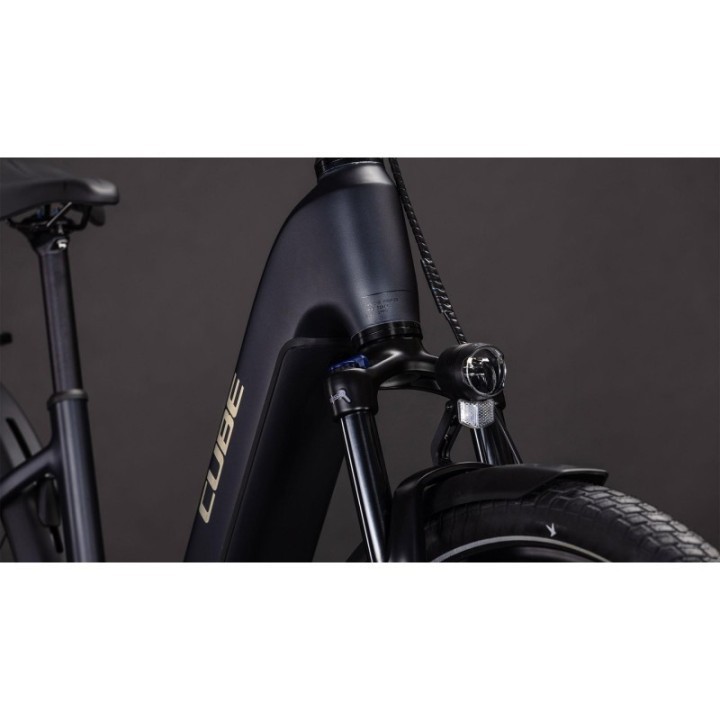 VTC électrique CUBE Touring Hybrid ONE 600 | Ovelo