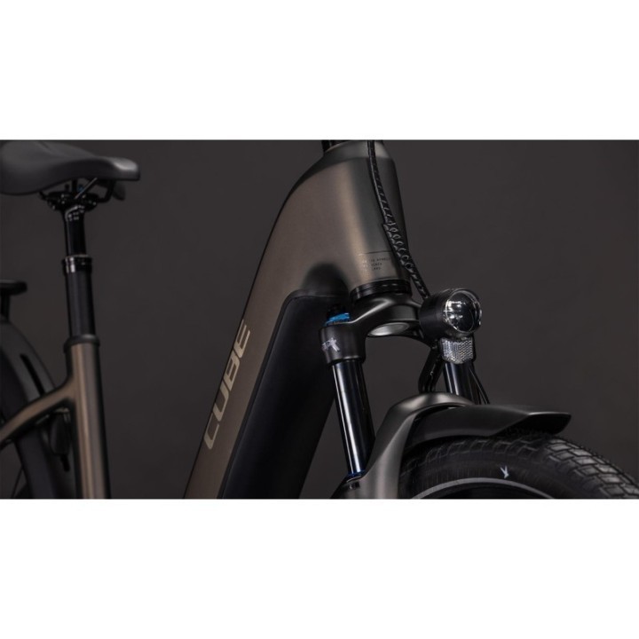 VTC électrique CUBE Touring Hybrid Comfort SLX 800 | Ovelo