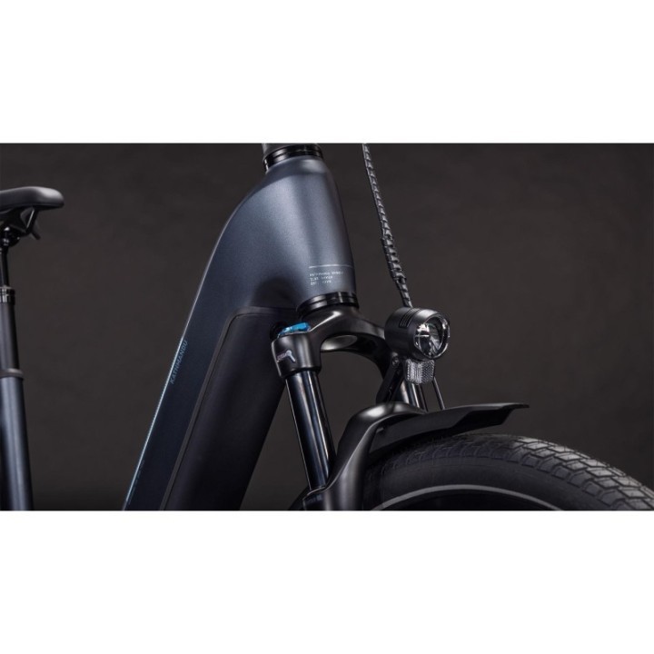 VTC électrique CUBE Kathmandu Hybrid ONE 800 | Ovelo