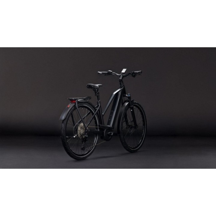 VTC électrique CUBE Kathmandu Hybrid Pro 800 | Ovelo