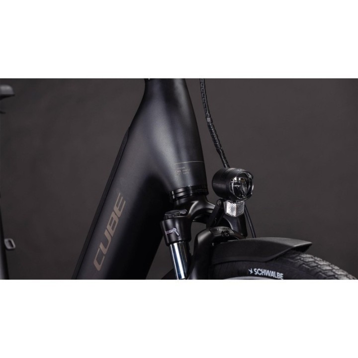 Vélo de ville électrique CUBE Supreme Hybrid Comfort Pro 600 | Ovelo