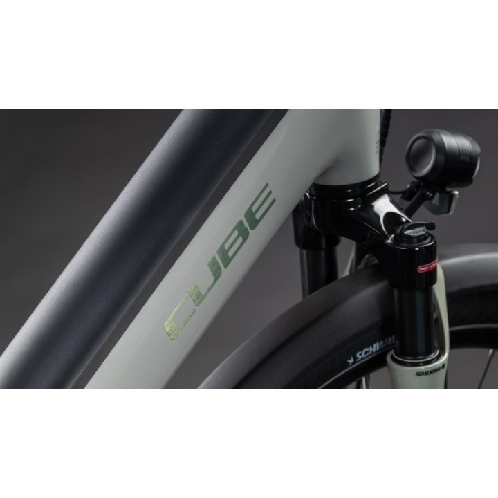 Vélo de ville électrique CUBE Supreme Hybrid Deluxe ONE 600 | Ovelo