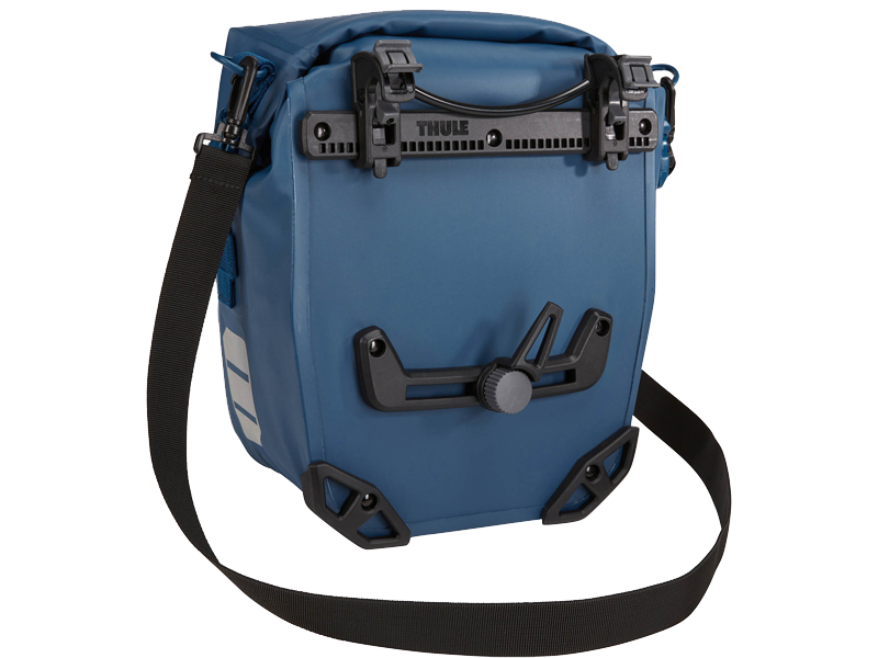 https://www.ovelo.fr/19234-thickbox_extralarge/2x-sacoches-thule-shield-pannier-13l-bleu-.jpg