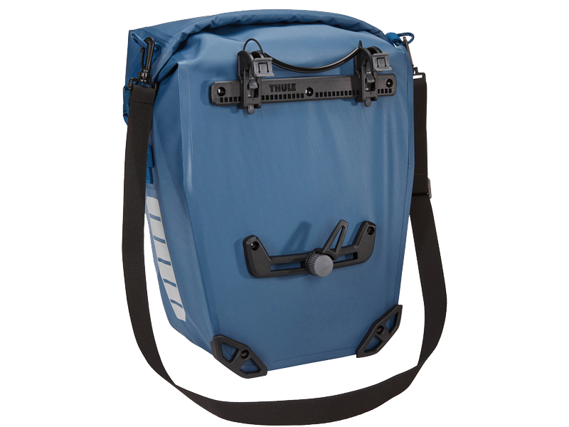 https://www.ovelo.fr/19258-thickbox_extralarge/paire-de-sacoches-thule-shield-pannier-l-pair-bleu.jpg