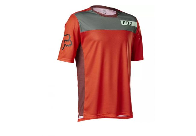 https://www.ovelo.fr/26900/maillot-fox-defend-ss-jersey-moth-fluo-rouge-taille-large.jpg