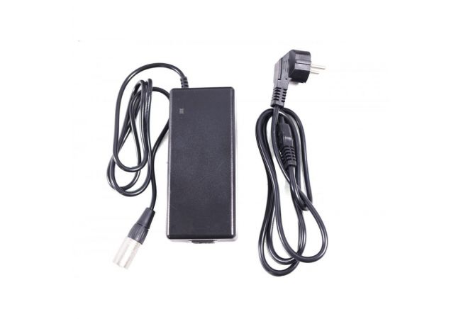 Chargeur 36V2A prise XLR pour Vélo Électrique