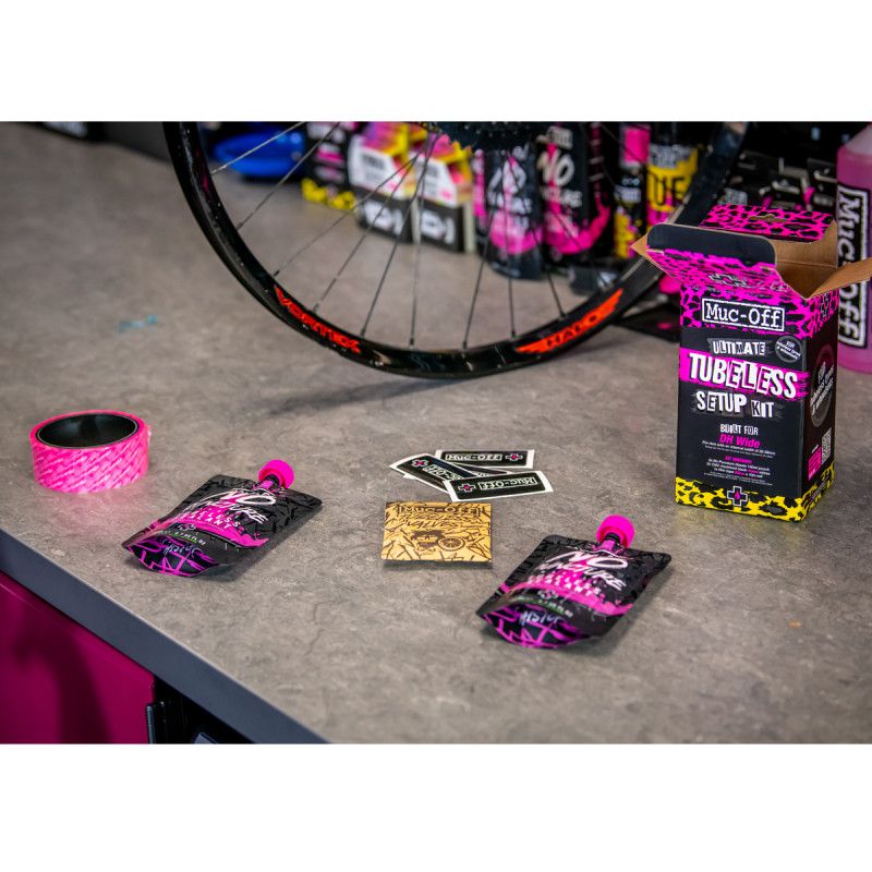https://www.ovelo.fr/30180-thickbox_extralarge/kit-de-conversion-tubeless-muc-off-ultimate-road-60mm.jpg