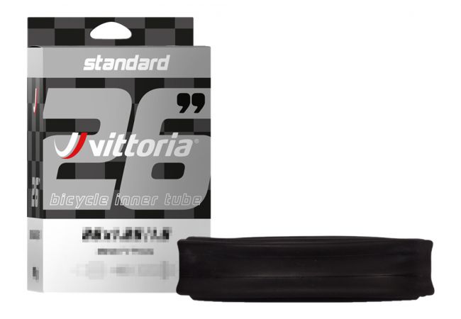 https://www.ovelo.fr/32272/chambre-a-air-vittoria-standard-vtt-275-schrader-48mm.jpg