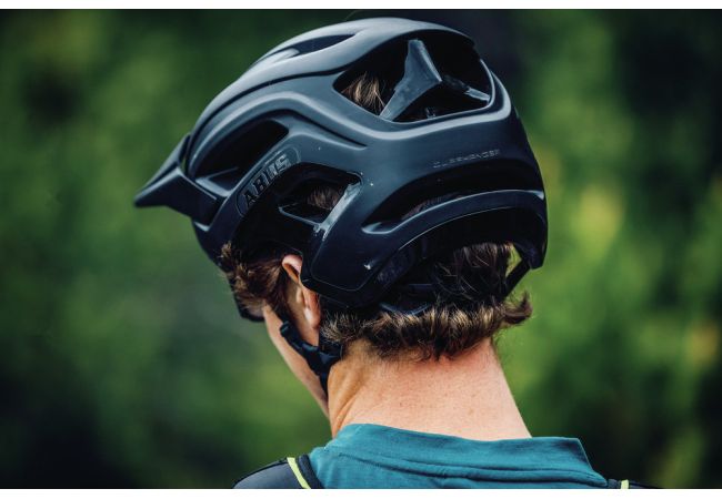 https://www.ovelo.fr/36030/casque-abus-cliffhanger-ts-cm-pine-green.jpg