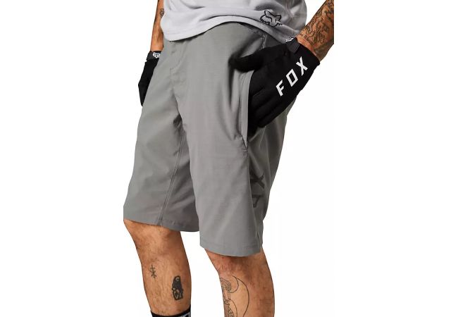 https://www.ovelo.fr/41768/short-homme-fox-ranger-gris.jpg