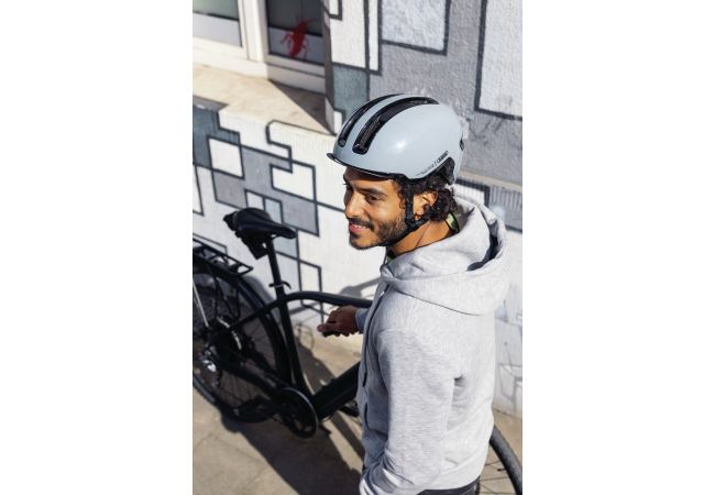 https://www.ovelo.fr/44115/casque-abus-hud-y-green.jpg