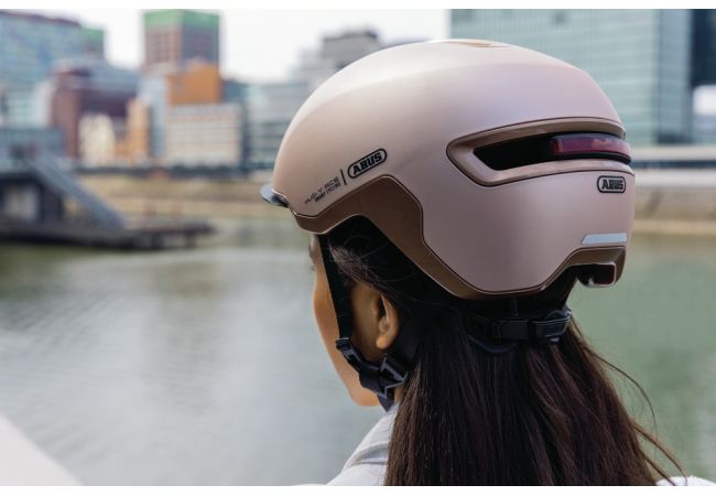 https://www.ovelo.fr/44116/casque-abus-hud-y-green.jpg